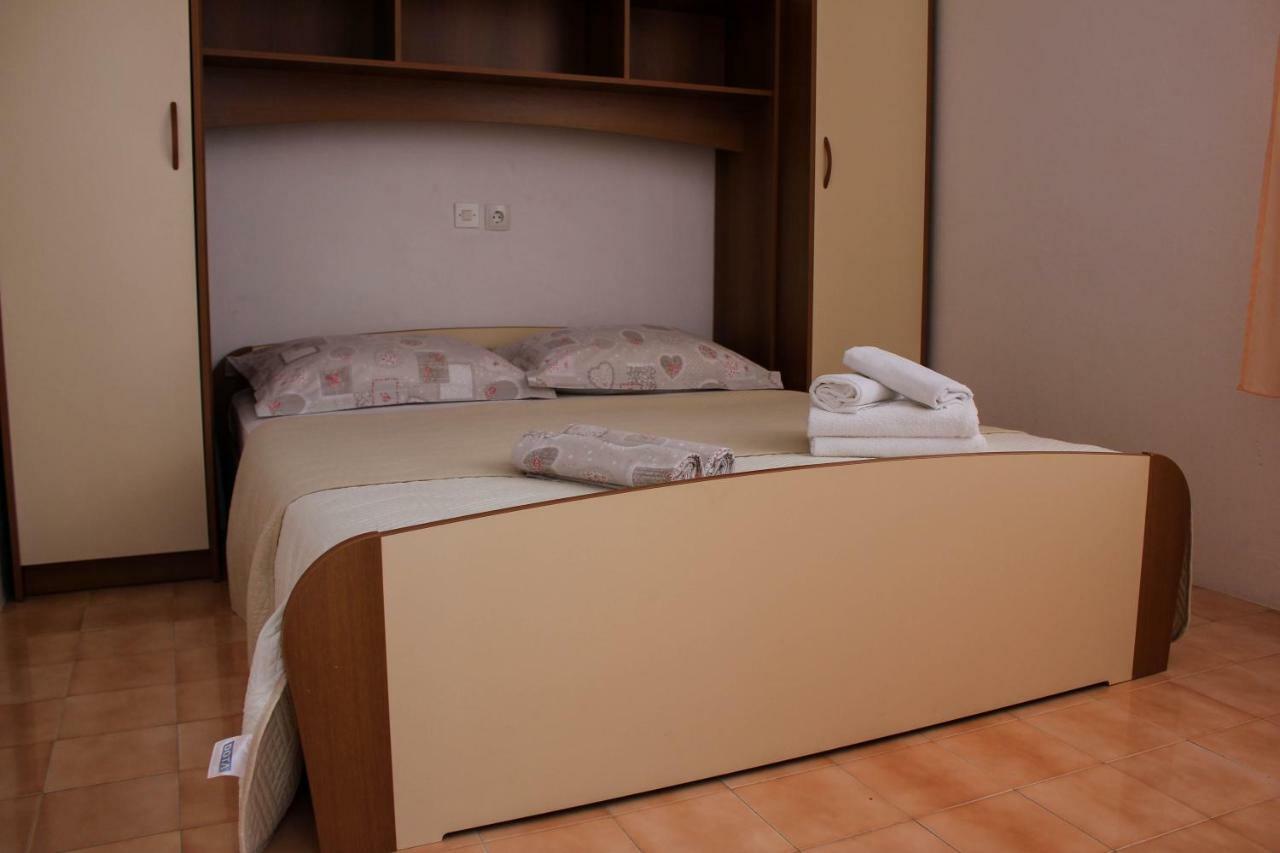 Apartments Pino Makarska Exterior foto